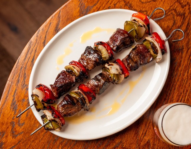 Plate of beef skewers at Casa Do Frango